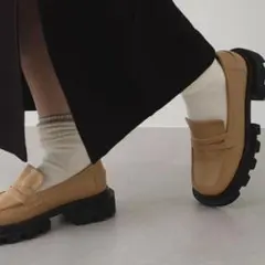 Kastane ベージュ 厚底ローファーのサムネイル