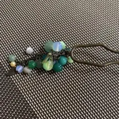 ビーズ装飾の金属製かんざし