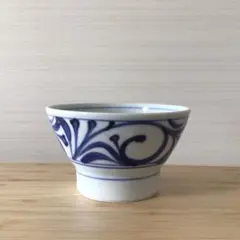 砥部焼 梅山窯 くらわんか 茶碗 唐草文のサムネイル