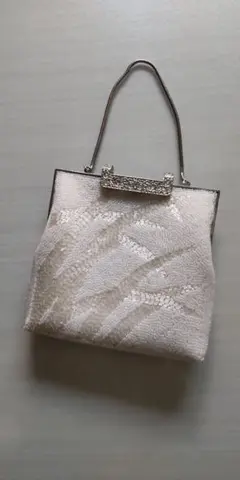 ビーズ刺繍 ホワイト クラッチバッグ パーティー用