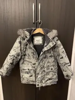 【海外人気ブランド】恐竜柄ジャケット 100cm ネクスト