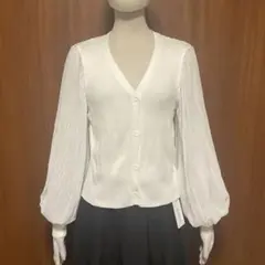 ホワイト Vネック ニット ブラウス　新品未使用