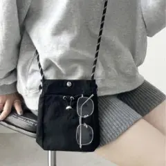 ブラックナイロンショルダーバッグ