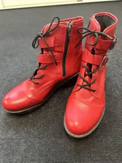 赤いレザーブーツ ジッパー付き