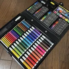 【新品未使用】The Ultimate ART STUDIO 画材セットのサムネイル