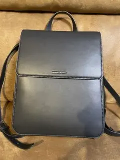 CHARLES & KEITHフロントフラップストラクチャーバックパックリュック