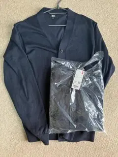 【3/20迄の最終価格】ニットVネックカーディガン（ユニクロ）2枚セット