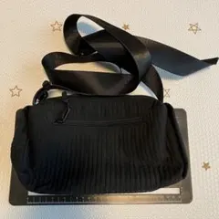 【美品】ショルダーバッグ　黒　ブラックのサムネイル