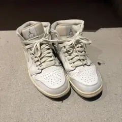 NIKE AIR JORDAN 1 MID エアジョーダン　ハイカット