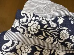 マルチベッドカバー　花柄コットン生地 ネイビーとホワイト