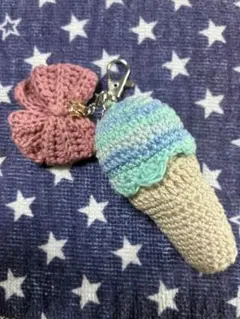 ハンドメイド　チャーム　アイスクリーム　リボン　キーホルダー