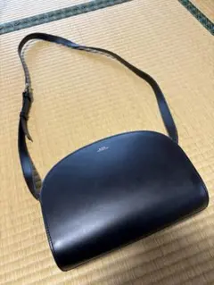 APC ハーフムーン レザーバッグのサムネイル