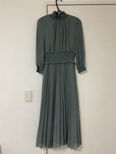 anatelier アナトリエ ジョーゼットプリーツワンピース S グリーンのサムネイル