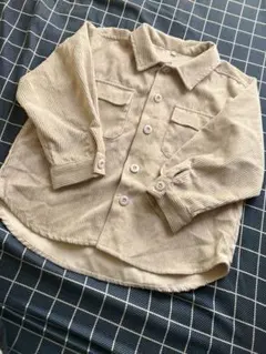 ベージュ コーデュロイ ボタン付きシャツ