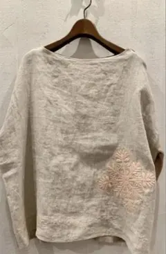 お盆セールBEARDSLEYキルト風刺繍ニットベージュ100％ゆったり - メルカリ