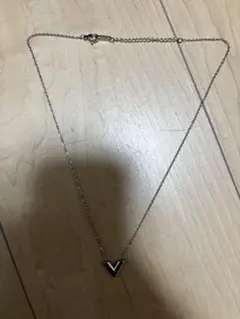 V字型ペンダント ネックレス