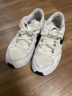NIKE ホワイト ブラック スニーカー　24cmのサムネイル