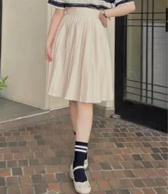 最終値下げ！膝丈 細プリーツスカート ベージュ系