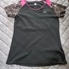 TIGORA 半袖 Tシャツ ブラック ピンク カモフラ柄のサムネイル