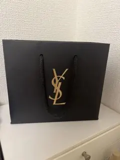 イブ・サンローラン黒いショップ袋