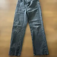 ZARA スタッズ、ビジュー付きダークグレーダメージデニムパンツ