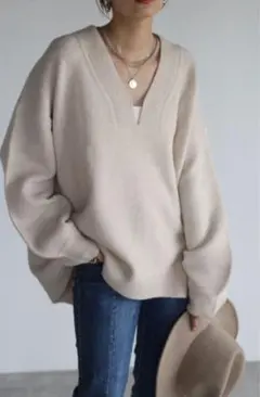 ボンジュールサガン　ディープVネックニット　アイボリー　○18