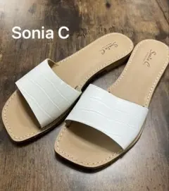 未使用【Sonia C】クロコ型押しフラットサンダル　ホワイト37（23.5㎝）のサムネイル