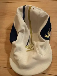UMBRO サッカー キャップ ホワイト×ネイビー×ゴールド