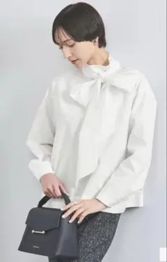 新品UNITED ARROWS ボウタイブラウス 長袖 ホワイト　サイズ36のサムネイル