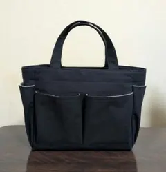 手提げタイプ　デコレクションズの生地で作ったポケットいっぱいトートバッグ