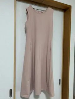 UNIQLO ウルトラストレッチワンピース　ピンク色