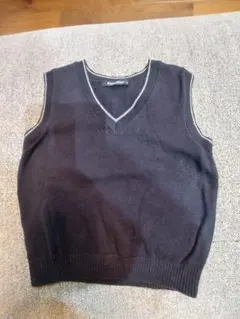 familiar ファミリア　ネイビー　紺色　お受験　Vネックベスト 100