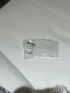 サンリオ めじるしアクセサリー　ふわふわスノー　キティ