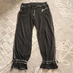 Gests 991 ブラック ヨガパンツ 　ホワイトステッチ　裾フリル付き