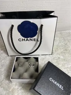 CHANEL CCロゴクリスタルピアス