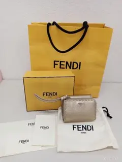 FENDI 三つ折り財布 ピーカブー シャンパンゴールド未使用　初期傷有のサムネイル