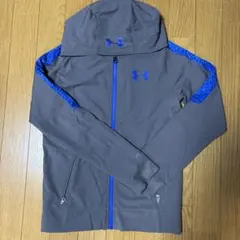 美品⭐︎子供用　Under Armour フード付きパーカー140cm