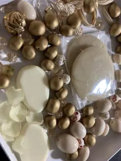 ビーズ・アクセサリー 素材 まとめ売り ベージュ ゴールド ヴィンテージ含む