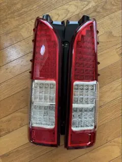 ハイエース200系　フルLEDランプのサムネイル