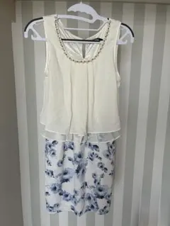 one way 花柄ワンピース パール付き ノースリーブのサムネイル