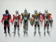 ダークネスファイブ2台BANDAI ソフビ ゼロの新たなる強敵「ダークネスファイブ」のソフビセットが