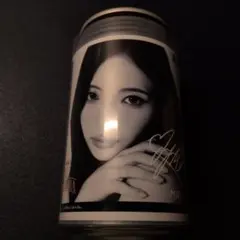 m*a様 NiziU マユカ ラベル缶 THE CINEMA 当たり サイン入り - メルカリ