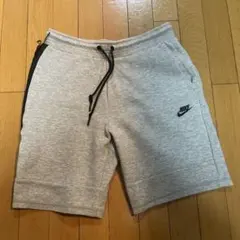 ナイキテックフリースショートパンツ　グレー　L
