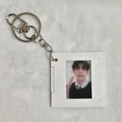 【公式品】BTS ARIRANG 特典 キーホルダー V