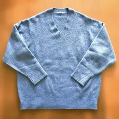 GU ライトブルー Vネックセーター