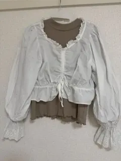 NICE CLAUPフリル付きホワイトブラウス