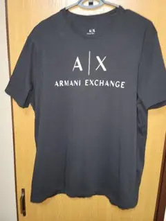 Armani Exchange ブラック Tシャツ