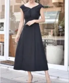 Lily brown 背中開き　ワンピース　黒　ドレス　お呼ばれ