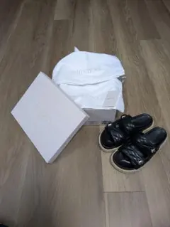 ジミーチュウ　フラットヴィンテージレザーサンダル