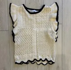 値下げ　美品 ZARA 肩フリルノースリーブニット M アイボリー/ブラック